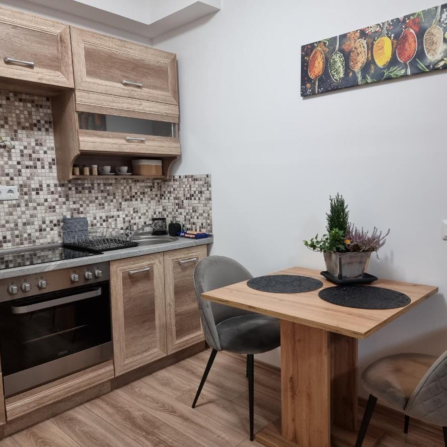 Ferienwohnung Bodo Apartman Miskolc Exterior foto